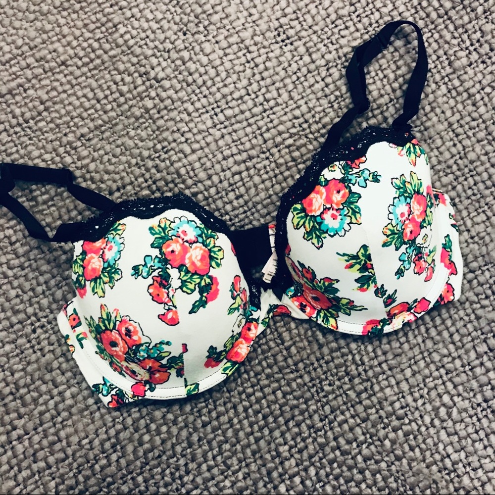 Raspberry Bra - Picture 7 of 7